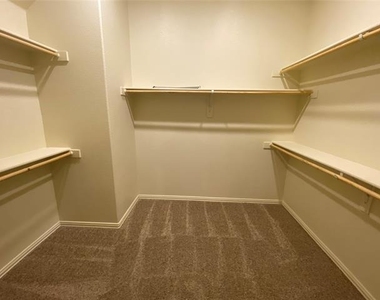 3408 Endicott Court - Photo Thumbnail 12