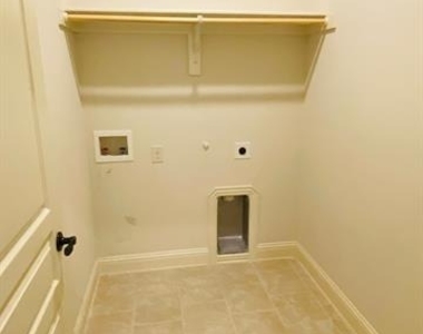 3408 Endicott Court - Photo Thumbnail 8
