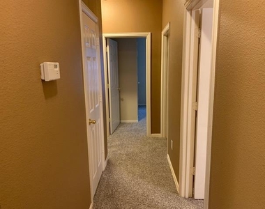 1709 Copper Leaf Drive - Photo Thumbnail 4
