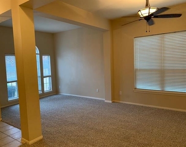 1709 Copper Leaf Drive - Photo Thumbnail 3
