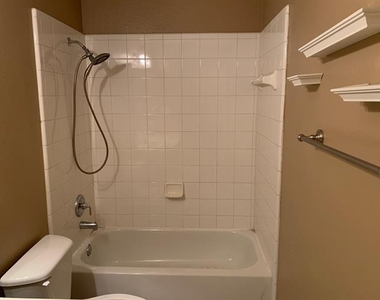 1709 Copper Leaf Drive - Photo Thumbnail 7
