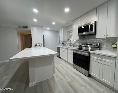 705 E Kachina Avenue - Photo Thumbnail 4