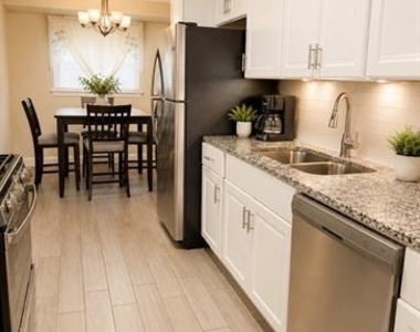 2509 Reever Street - Photo Thumbnail 2