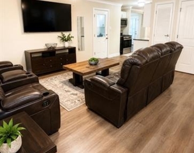 2509 Reever Street - Photo Thumbnail 1