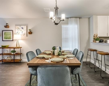 825 Juno Lane - Photo Thumbnail 5