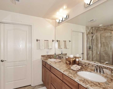21320 N 56th Street - Photo Thumbnail 17