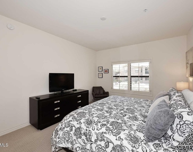 21320 N 56th Street - Photo Thumbnail 20