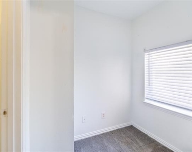 5813 Blackmon Court - Photo Thumbnail 14