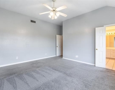 5813 Blackmon Court - Photo Thumbnail 4