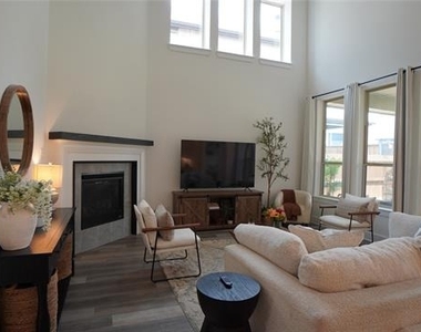 5727 Huffines Boulevard - Photo Thumbnail 3