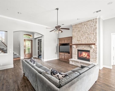 1321 Cotulla Drive - Photo Thumbnail 6