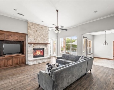 1321 Cotulla Drive - Photo Thumbnail 8