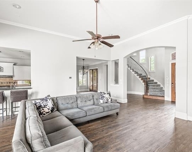 1321 Cotulla Drive - Photo Thumbnail 7
