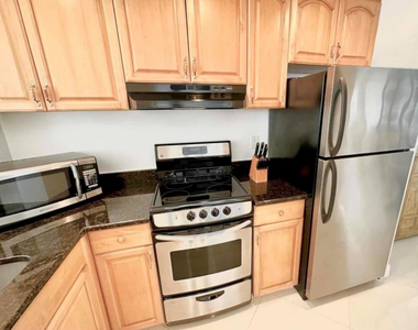 9 N Birch Road - Photo Thumbnail 2