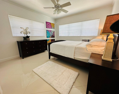 9 N Birch Road - Photo Thumbnail 7