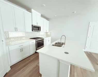 11451 Chepstow Crescent Court - Photo Thumbnail 10