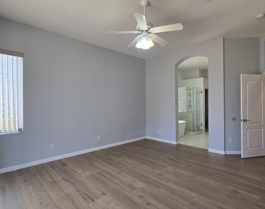 10335 E Rosemary Lane - Photo Thumbnail 15