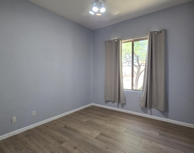 10335 E Rosemary Lane - Photo Thumbnail 22