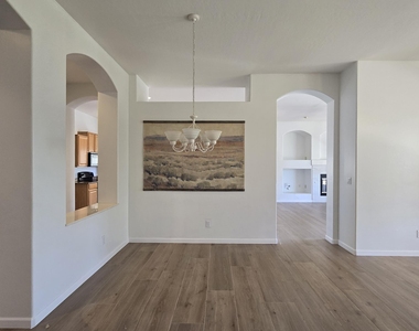 10335 E Rosemary Lane - Photo Thumbnail 2