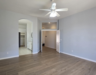 10335 E Rosemary Lane - Photo Thumbnail 16