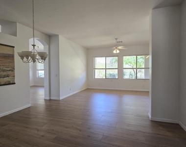 10335 E Rosemary Lane - Photo Thumbnail 1