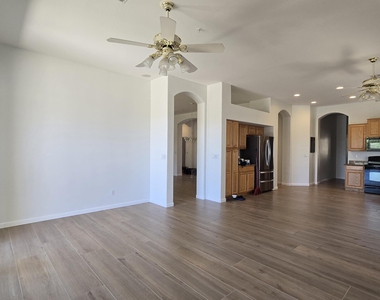10335 E Rosemary Lane - Photo Thumbnail 12