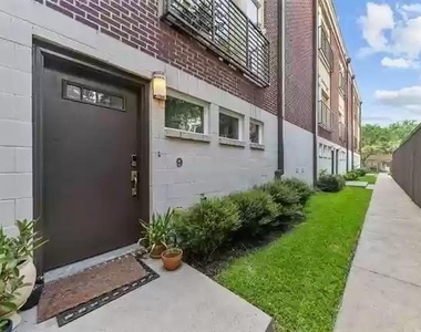 5711 Ross Avenue - Photo Thumbnail 10
