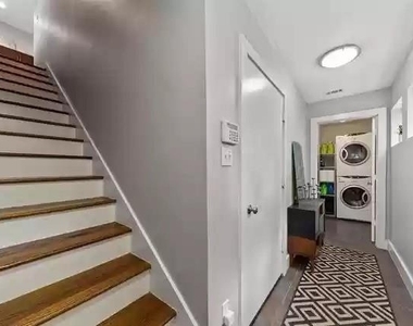 5711 Ross Avenue - Photo Thumbnail 6