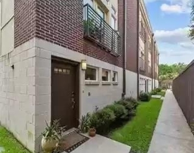 5711 Ross Avenue - Photo Thumbnail 13