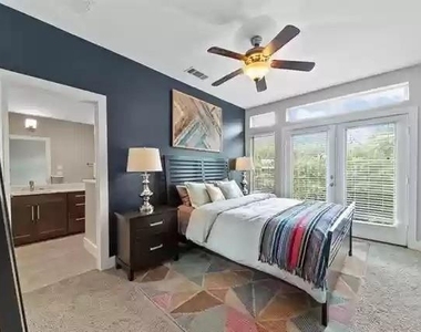 5711 Ross Avenue - Photo Thumbnail 17