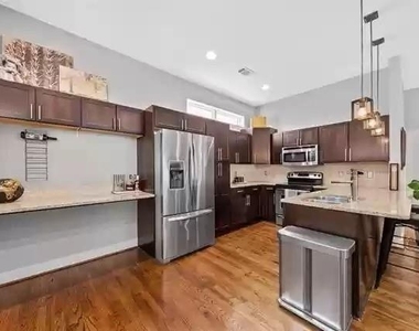 5711 Ross Avenue - Photo Thumbnail 12