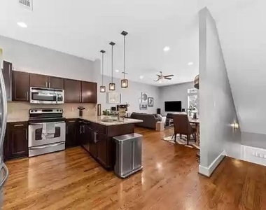 5711 Ross Avenue - Photo Thumbnail 4