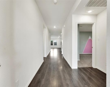 2118 Brisbon Street - Photo Thumbnail 3