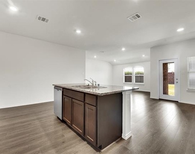 2118 Brisbon Street - Photo Thumbnail 7