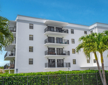2679 S Ocean Boulevard - Photo Thumbnail 4