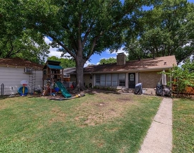 109 N Lois Lane - Photo Thumbnail 17