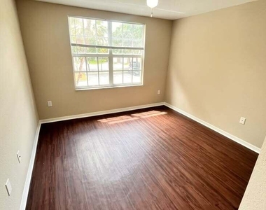 15155 Michelangelo Boulevard - Photo Thumbnail 19