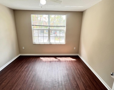 15155 Michelangelo Boulevard - Photo Thumbnail 11
