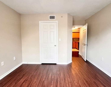 15155 Michelangelo Boulevard - Photo Thumbnail 20
