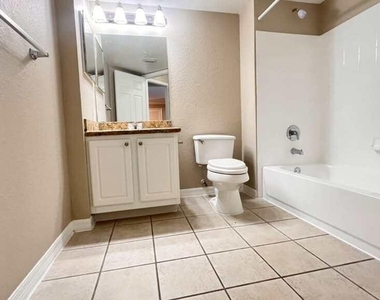 15155 Michelangelo Boulevard - Photo Thumbnail 5