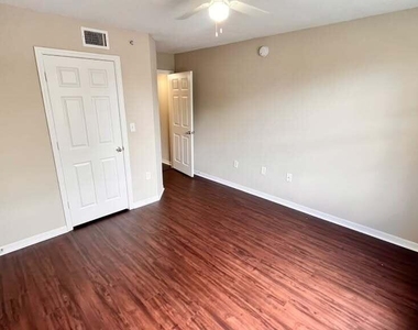 15155 Michelangelo Boulevard - Photo Thumbnail 8