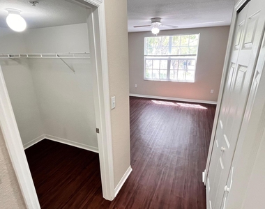 15155 Michelangelo Boulevard - Photo Thumbnail 12