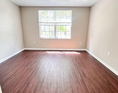 15155 Michelangelo Boulevard - Photo Thumbnail 15