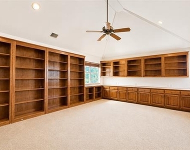 810 Pearl Drive - Photo Thumbnail 6