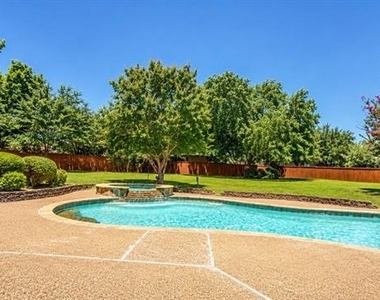 810 Pearl Drive - Photo Thumbnail 12