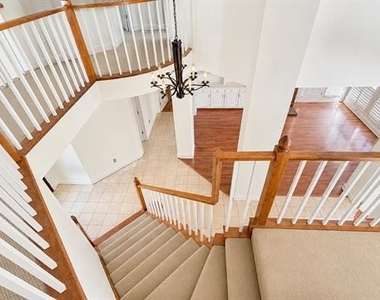 810 Pearl Drive - Photo Thumbnail 8