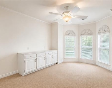 810 Pearl Drive - Photo Thumbnail 9