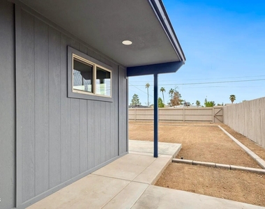 2068 E Howe Avenue - Photo Thumbnail 9