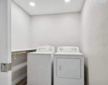 2068 E Howe Avenue - Photo Thumbnail 2