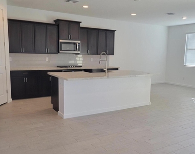 37100 N Rhinelander Drive - Photo Thumbnail 3